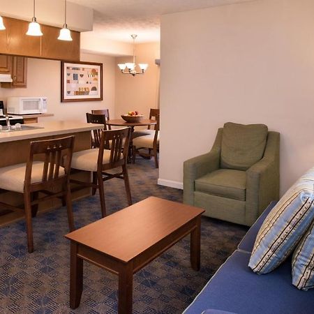 Charwood Suites Columbus Extérieur photo