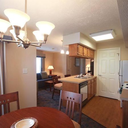 Charwood Suites Columbus Extérieur photo