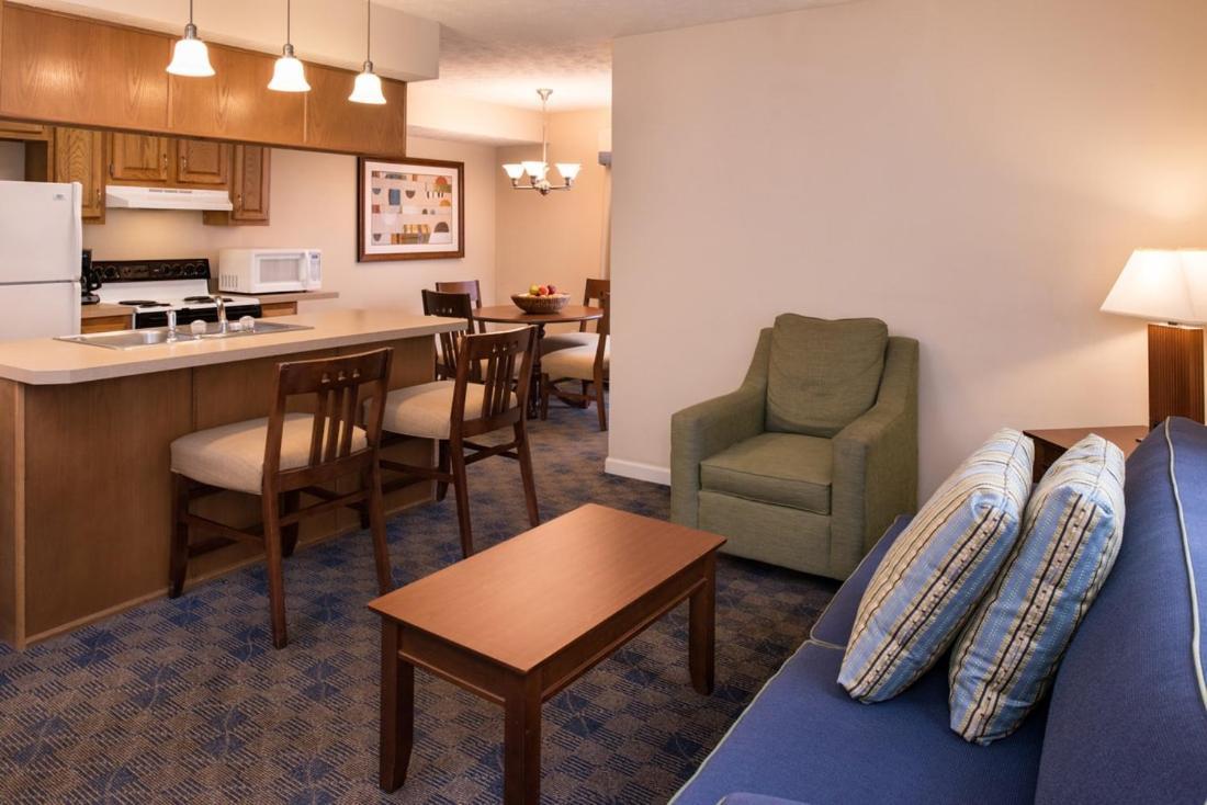 Charwood Suites Columbus Extérieur photo