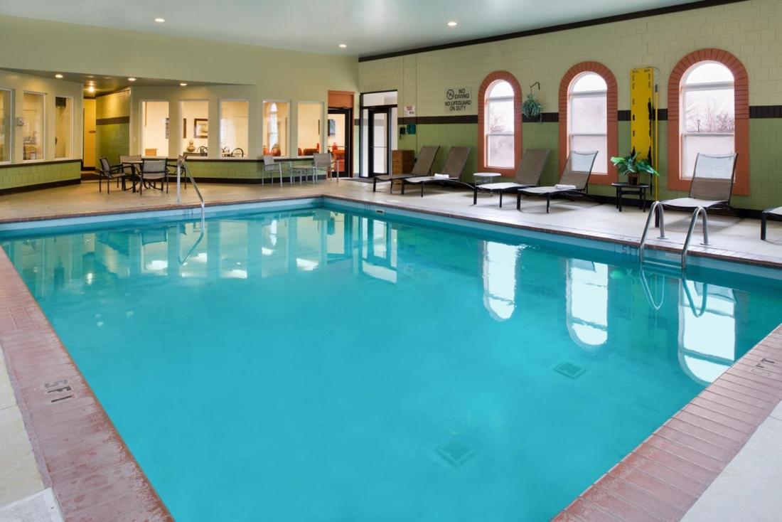 Charwood Suites Columbus Extérieur photo