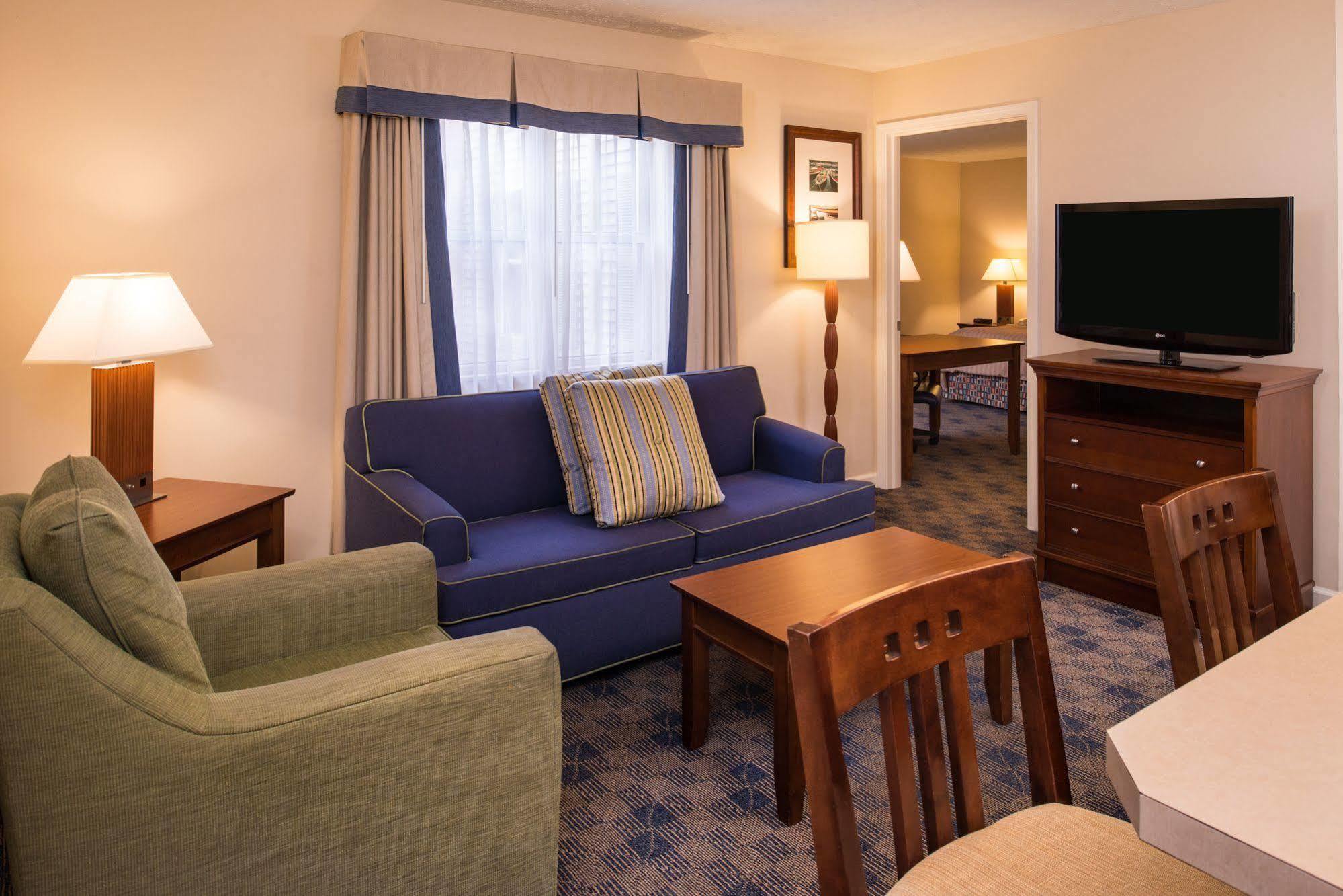 Charwood Suites Columbus Extérieur photo