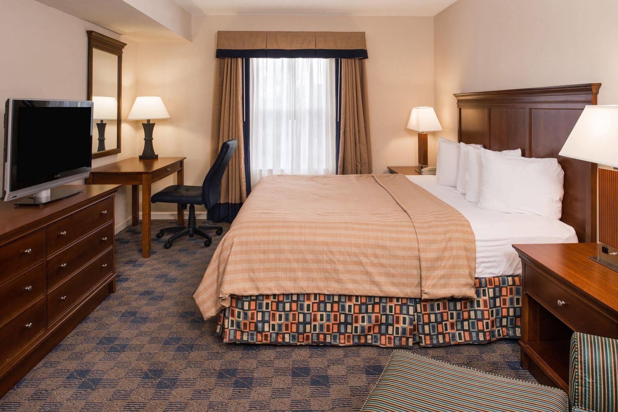 Charwood Suites Columbus Extérieur photo