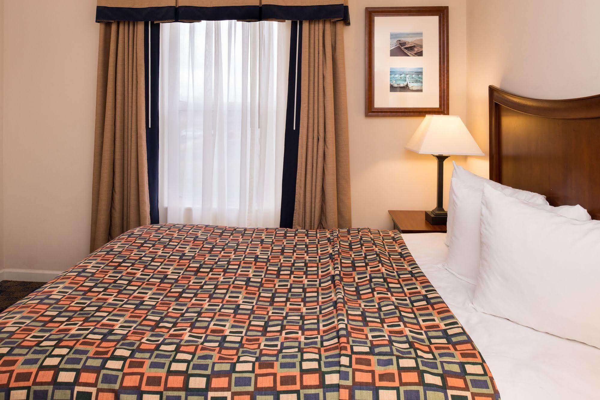 Charwood Suites Columbus Extérieur photo