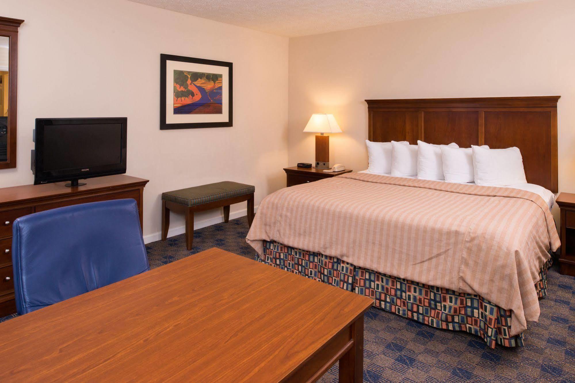 Charwood Suites Columbus Extérieur photo