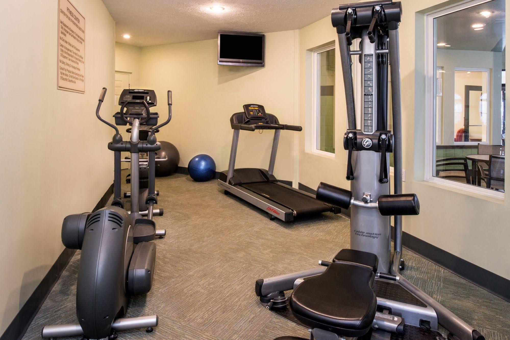 Charwood Suites Columbus Extérieur photo