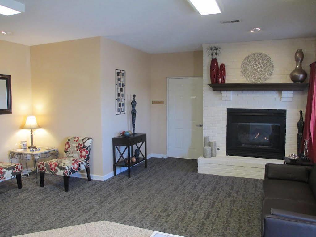 Charwood Suites Columbus Extérieur photo
