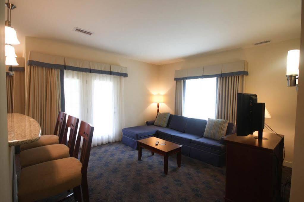 Charwood Suites Columbus Extérieur photo